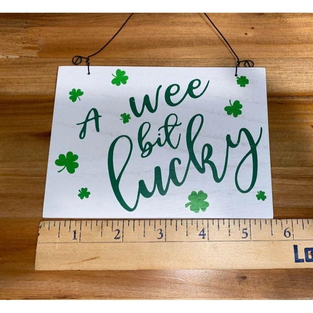 Small St. Patricks Day sign Reversible sign A WEE BIT LUCKY - GET YOUR GREEN ON - Picture 3 of 4
